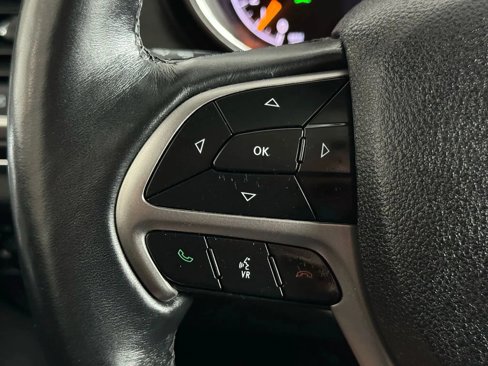 Used 2018 Jeep Grand Cherokee Limited image 12