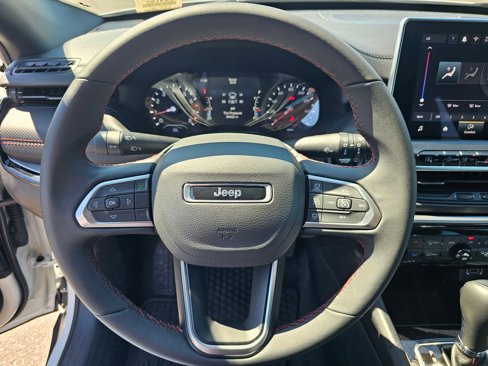 Used 2024 Jeep Compass Trailhawk image 17