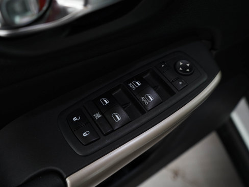 Used 2018 Jeep Cherokee Limited w/ Trailer Tow Group image 21