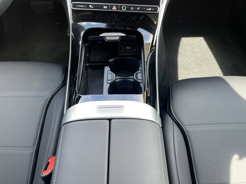 Used 2024 Mercedes-Benz C 300 Sedan image 19