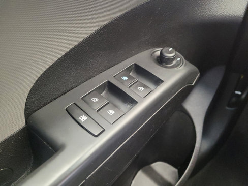 Used 2015 Chevrolet Sonic LT image 27