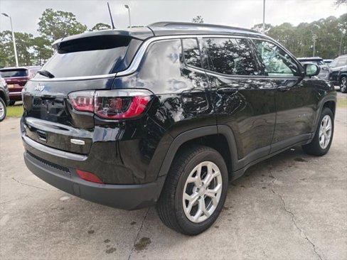 Certified 2024 Jeep Compass Latitude image 5