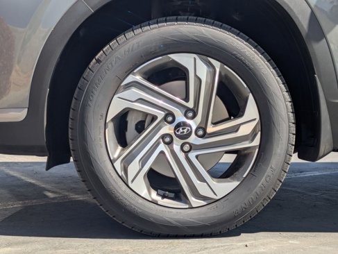 Certified 2023 Hyundai Santa Fe SE image 9