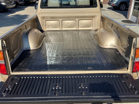 Used 2002 Toyota Tacoma 4x4 Regular Cab image 14