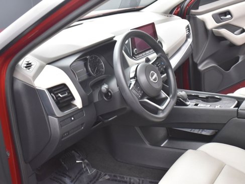 Used 2022 Nissan Rogue SV image 6