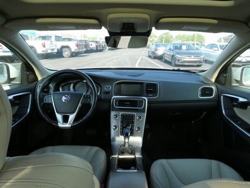 Used 2017 Volvo S60 T5 Inscription Platinum w/ Climate Package image 35