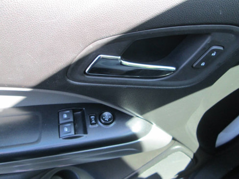 Used 2020 Chevrolet Colorado LT w/ Safety Package image 9