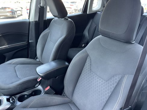 Used 2018 Jeep Compass Sport image 11