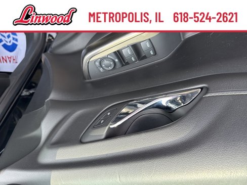Used 2023 GMC Acadia SLT image 15
