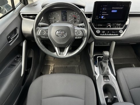 Used 2023 Toyota Corolla Cross LE image 12