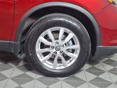Used 2018 Nissan Rogue SV w/ Premium Package image 12