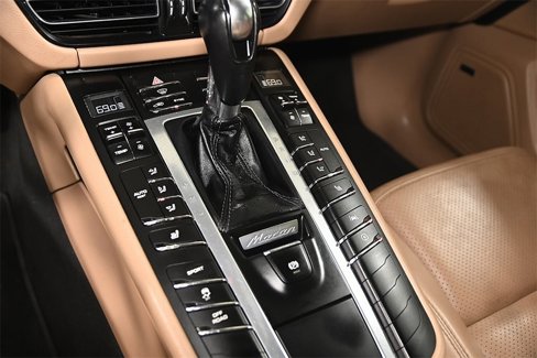 Used 2019 Porsche Macan image 16