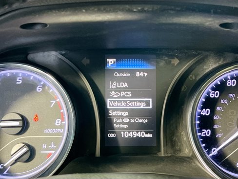 Used 2018 Toyota Camry SE image 23