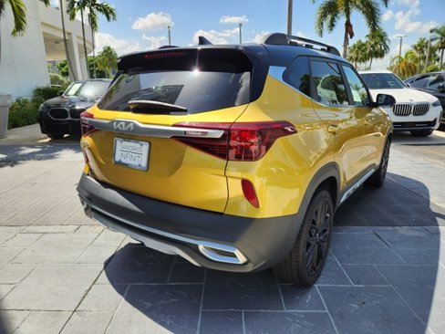Used 2022 Kia Seltos Nightfall Edition image 7