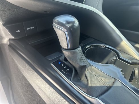 Used 2020 Toyota Camry SE image 23