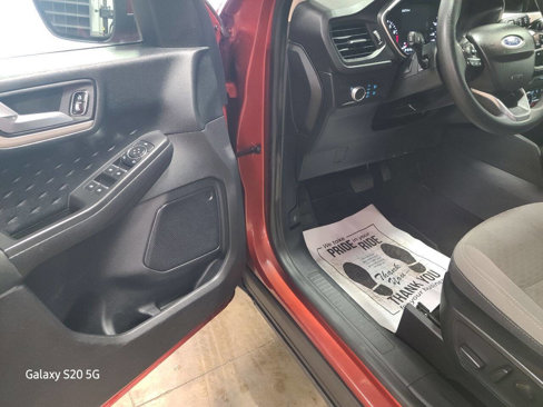 Used 2020 Ford Escape SE image 21