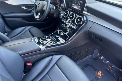 Used 2018 Mercedes-Benz C 300 Sedan image 18
