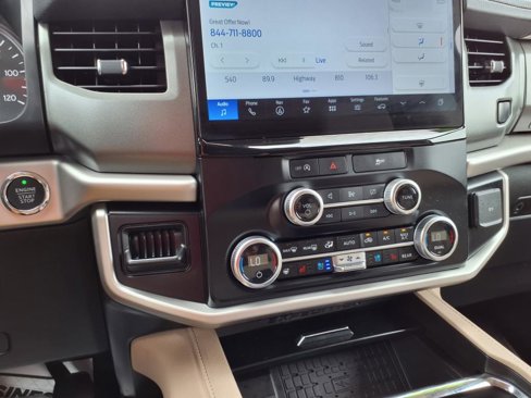 Used 2024 Ford Expedition XLT image 20