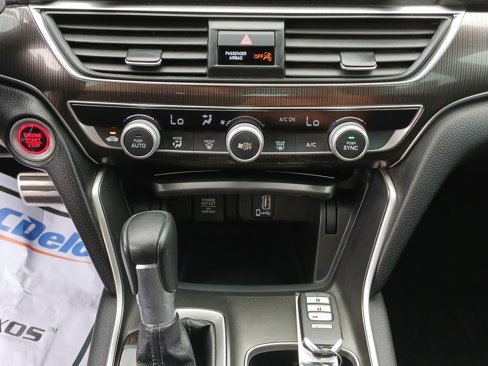 Used 2018 Honda Accord Sport image 14