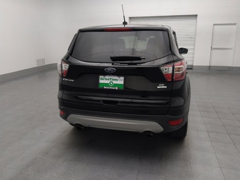 Used 2017 Ford Escape SE image 7