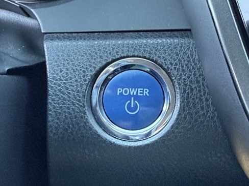 Used 2019 Toyota Camry LE image 30