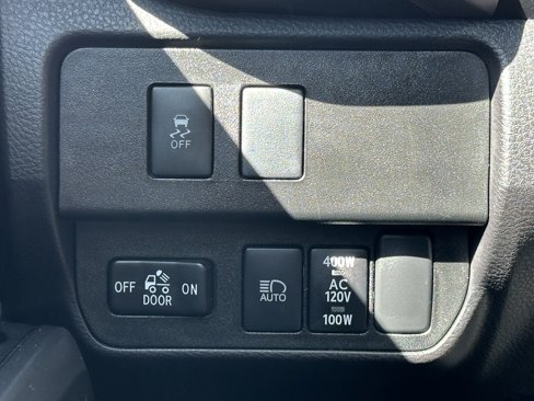 Used 2022 Toyota Tacoma TRD Off-Road image 37