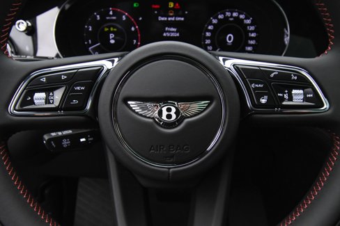Used 2024 Bentley Bentayga Extended Wheelbase image 34