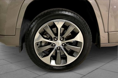 Used 2019 Jeep Cherokee Overland w/ Heavy Duty Protection Group image 10