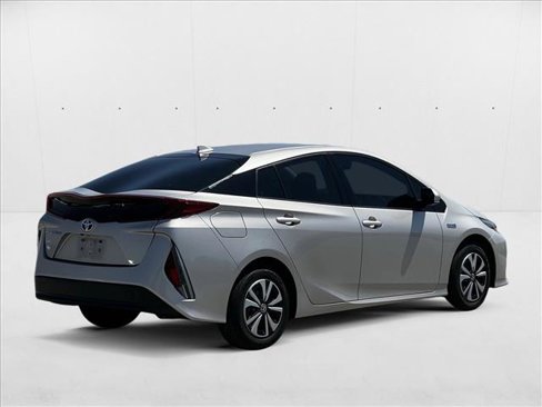 Used 2018 Toyota Prius Prime Plus image 5