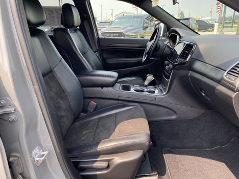 Used 2021 Jeep Grand Cherokee Laredo X image 32