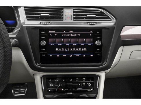 Used 2022 Volkswagen Tiguan SE R-Line image 7
