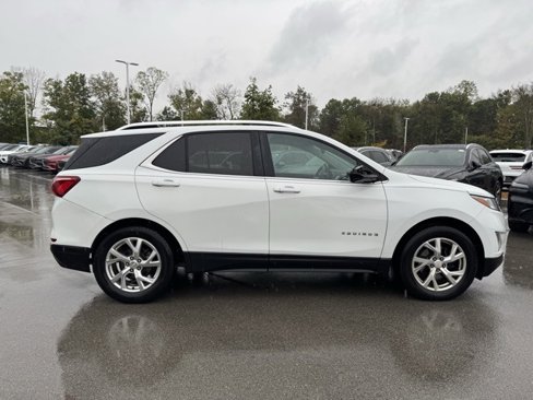 Used 2018 Chevrolet Equinox LT image 2