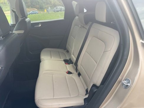 Used 2021 Ford Escape Titanium image 7