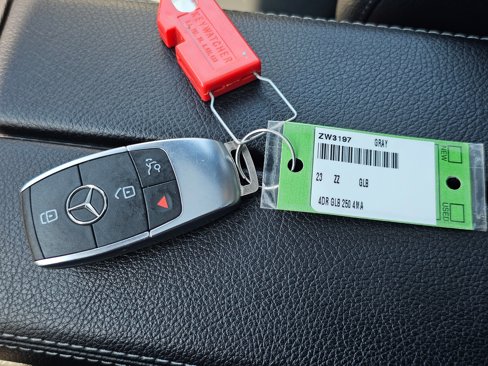 Used 2023 Mercedes-Benz GLB 250 4MATIC image 32