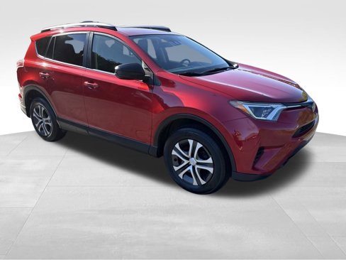 Used 2017 Toyota RAV4 LE image 7