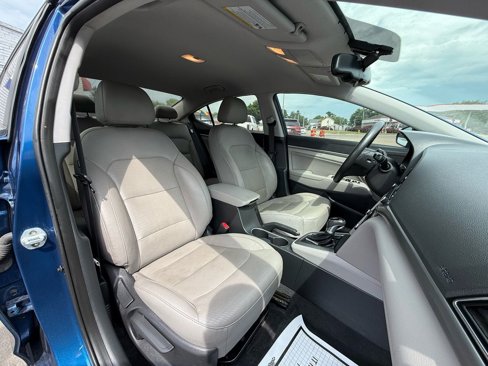 Used 2017 Hyundai Elantra Limited image 14