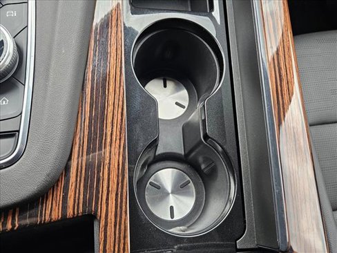 Certified 2024 Cadillac Escalade Premium Luxury image 13