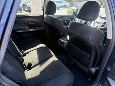 Used 2015 Toyota Venza LE image 36