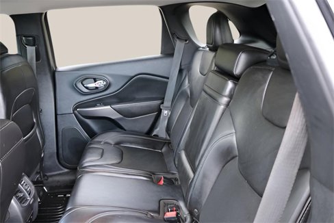 Used 2019 Jeep Cherokee Latitude Plus image 15