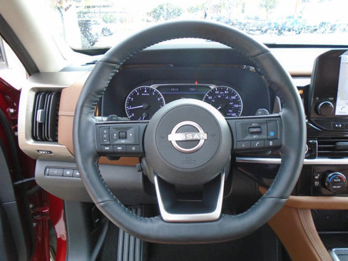 Used 2023 Nissan Pathfinder Platinum image 20