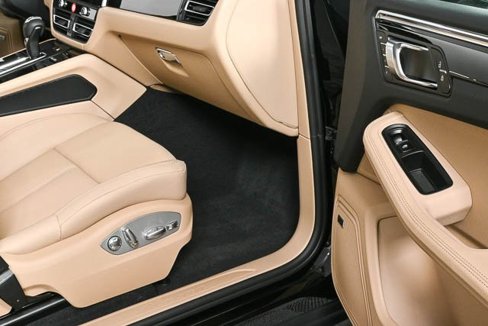 Certified 2025 Porsche Macan image 21