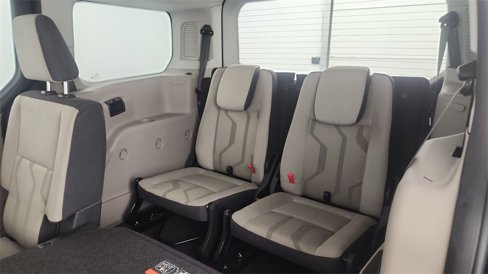 Used 2016 Ford Transit Connect XLT image 12