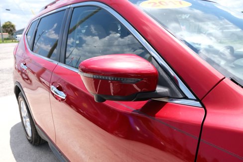 Used 2017 Nissan Rogue SV image 19