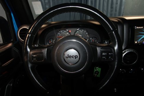 Used 2016 Jeep Wrangler Unlimited Sahara image 9