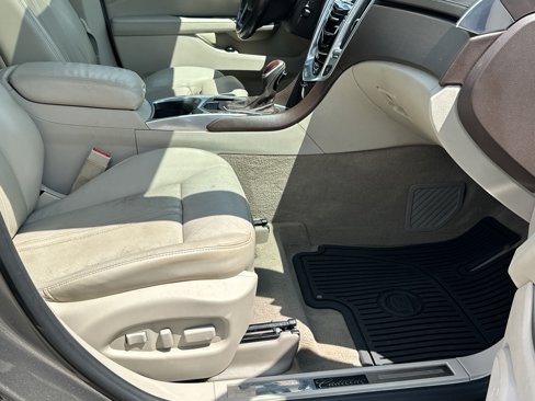 Used 2014 Cadillac SRX Luxury w/ Driver Awareness Package image 12