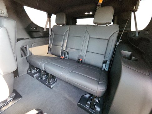Used 2024 Chevrolet Suburban Z71 image 41