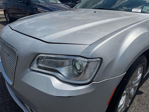 Used 2020 Chrysler 300 Limited image 2