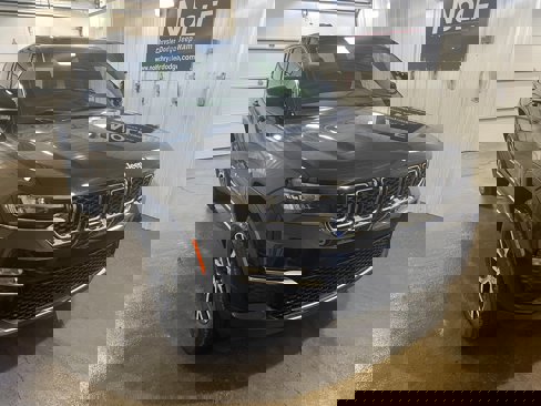 New 2025 Jeep Grand Cherokee Limited image 2