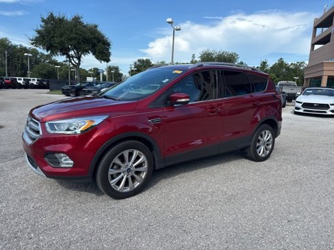 Used 2017 Ford Escape Titanium image 2