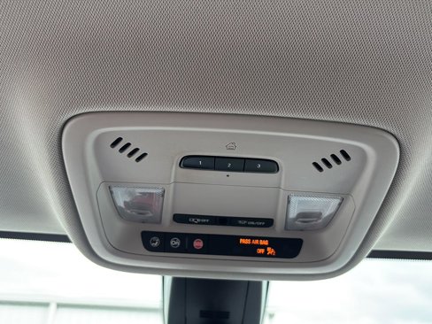 Used 2020 Chevrolet Traverse Premier image 34